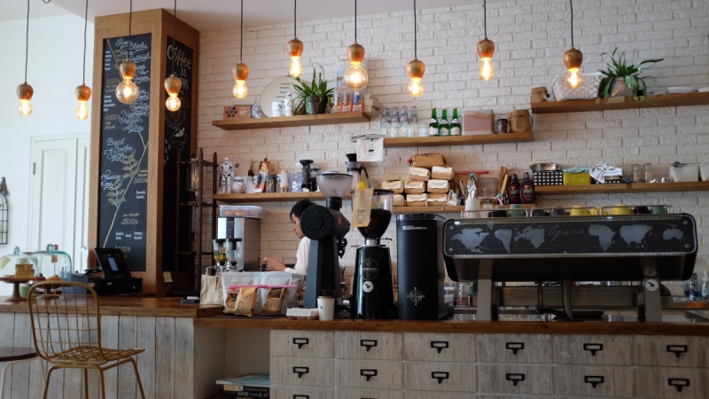 boutique-GOURDON-min_coffee_shop_light_cafe_coffee_shop-32620